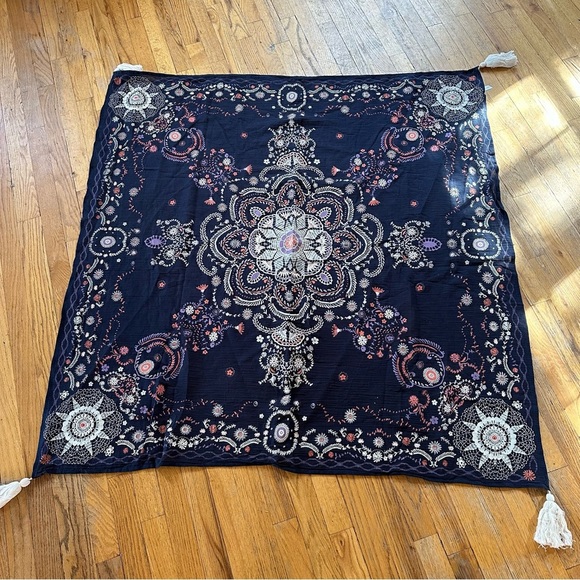Urban Outfitters Other - Urban Outfitters Mandela Tapestry Wall Hanging